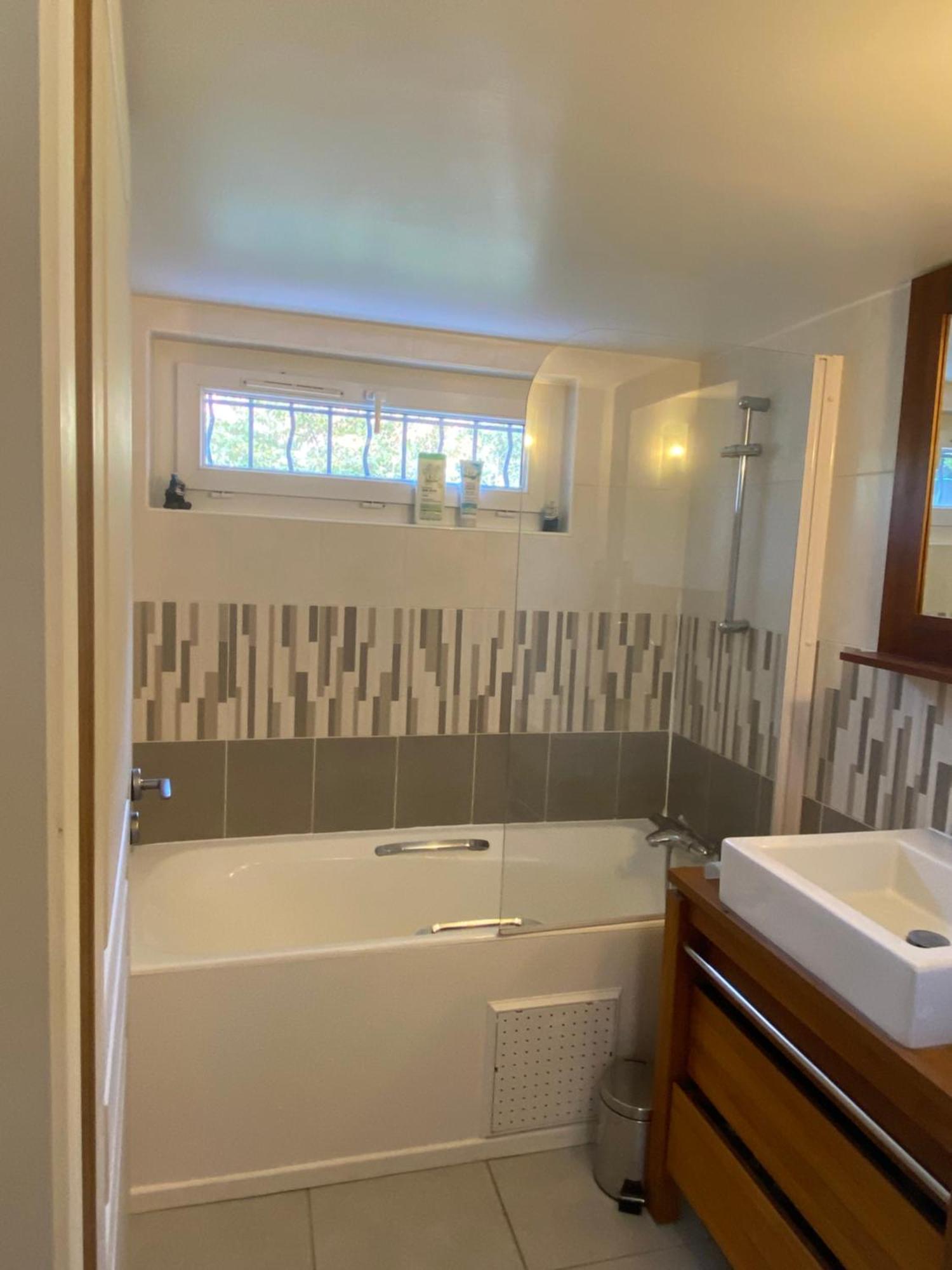 Chambre En Duplex, Entree Autonome, Sdb Privative Taverny Εξωτερικό φωτογραφία