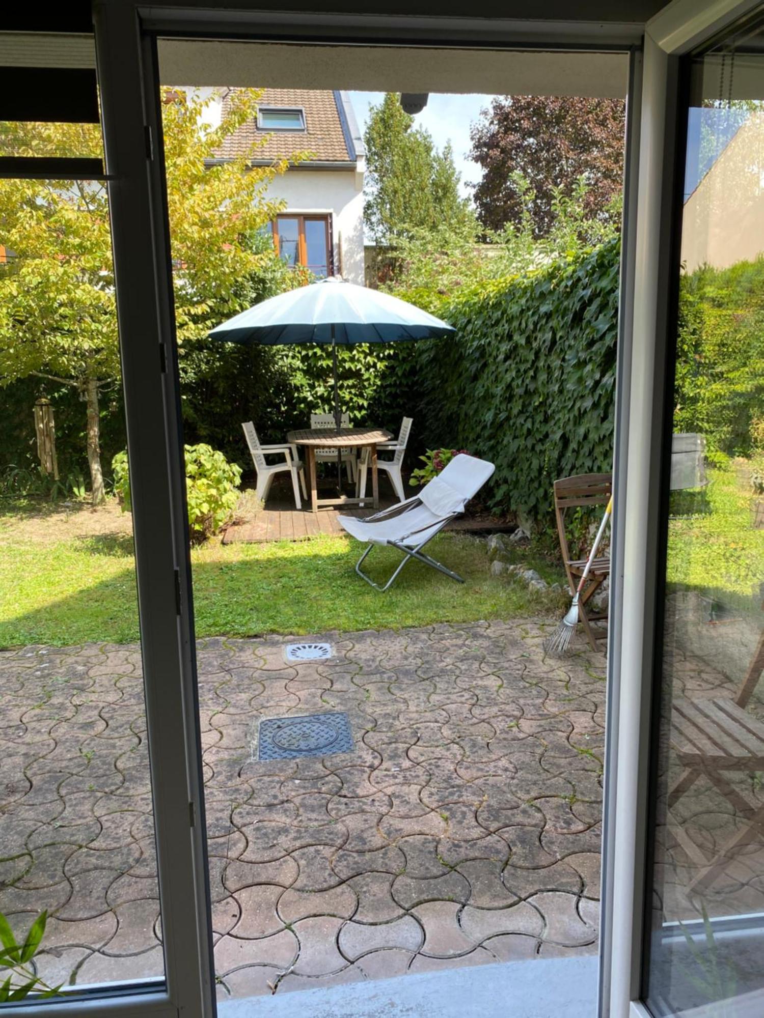 Chambre En Duplex, Entree Autonome, Sdb Privative Taverny Εξωτερικό φωτογραφία